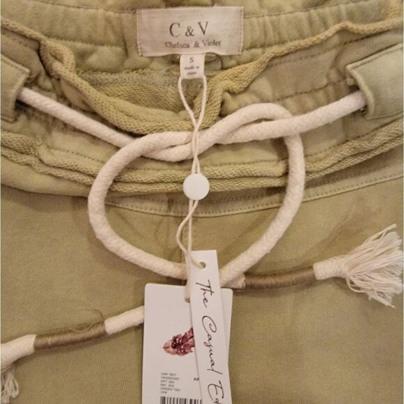 Chelsea & Violet Paperbag Waist Knit Shorts Size Small - Picture 4 of 4